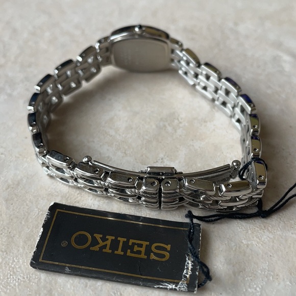 Seiko lady battery water resistant stainless steel main image 5